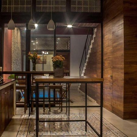 バリャドリッド Casona Xtabay, En El Centro De Valladolidヴィラ エクステリア 写真