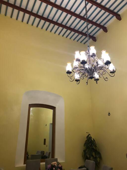 バリャドリッド Casona Xtabay, En El Centro De Valladolidヴィラ エクステリア 写真