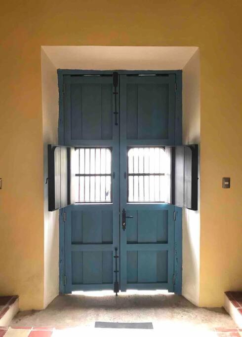 バリャドリッド Casona Xtabay, En El Centro De Valladolidヴィラ エクステリア 写真